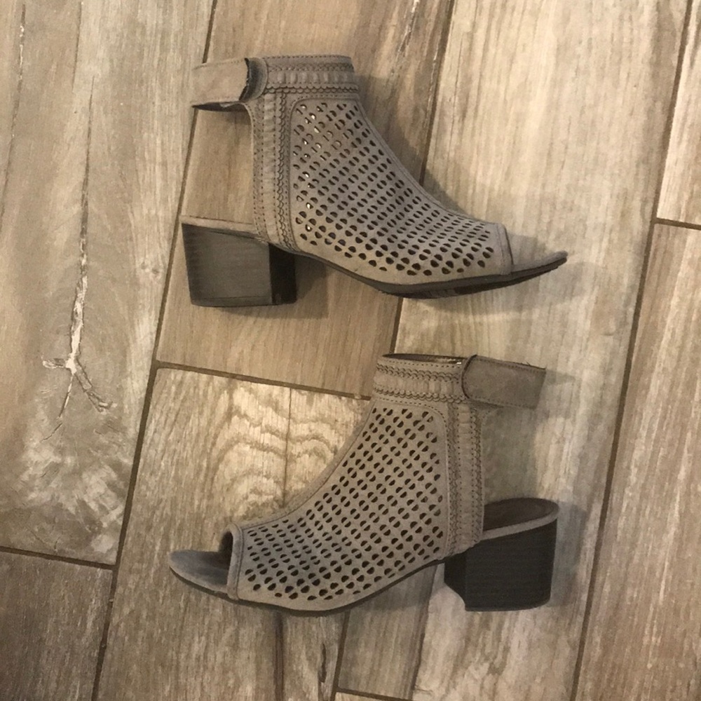 Justice size 6 kids gray heels